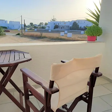 Joanna's On The Pláka