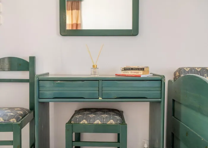 Joanna's On The Pláka